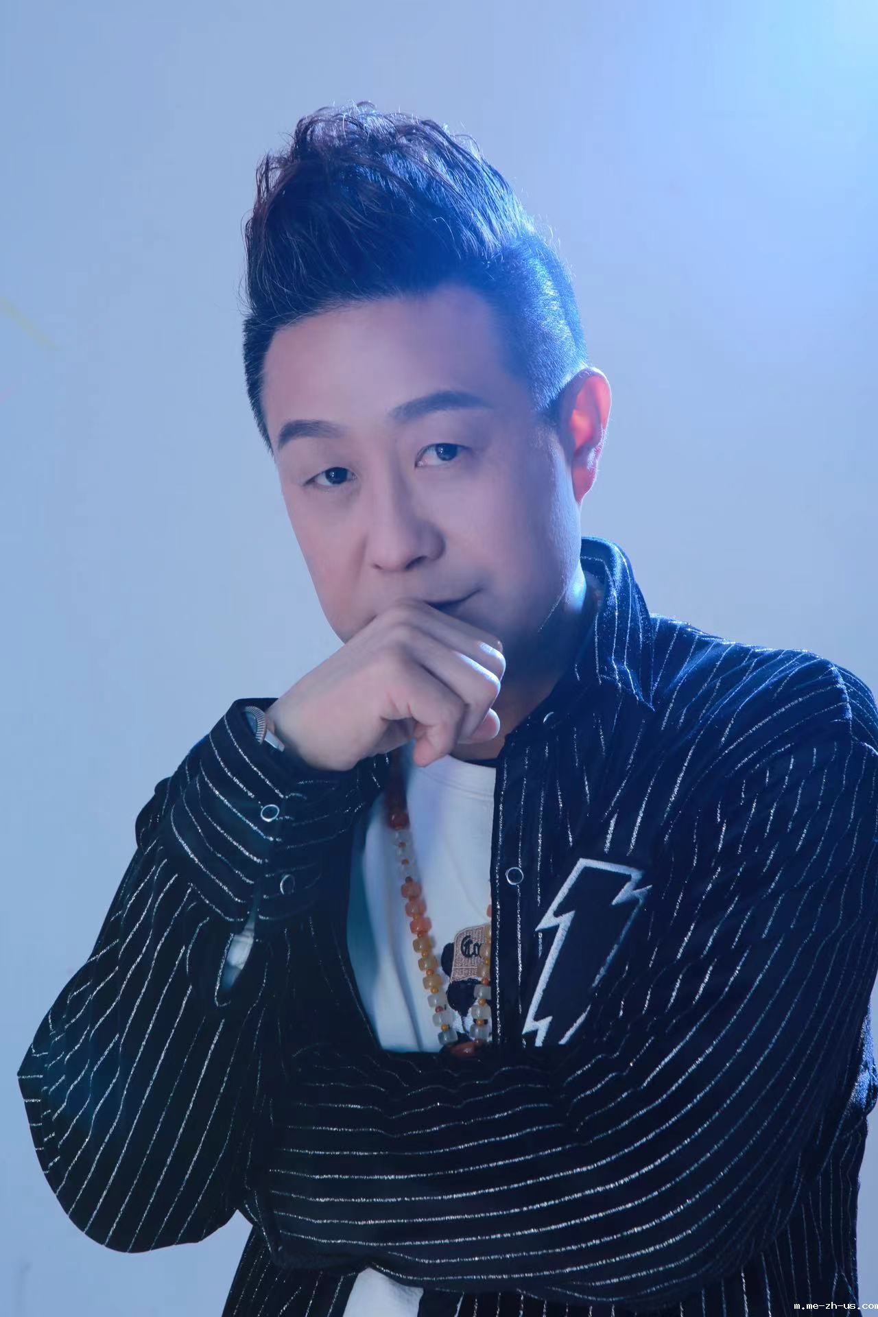 朱峰，内地原创音乐人、歌手、主持人